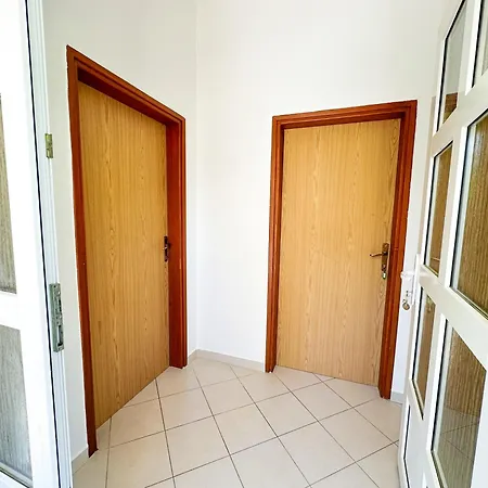 Sunside Daire Pula